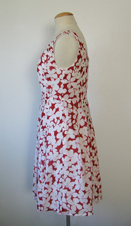 redwh dress side