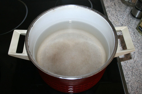 22 - Topf mit Wasser aufsetzen / Bring water to boil