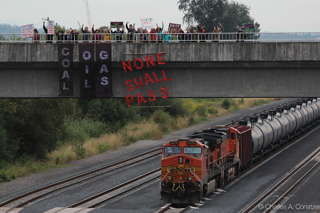 Oil Train Halted by Tripod Blockade Action- Rising Tide            Seattle