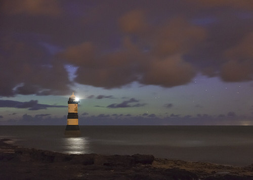 longexposure sky cloud lighthouse seascape beach wales night stars landscape coast nightscape cymru aurora northernlights auroraborealis anglesey penmon
