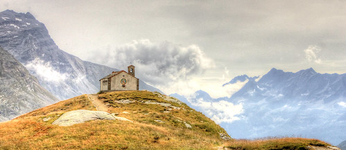 cloud mountains church montagne nuvole chiesa piemonte ceresole nivolet flickrunitedaward