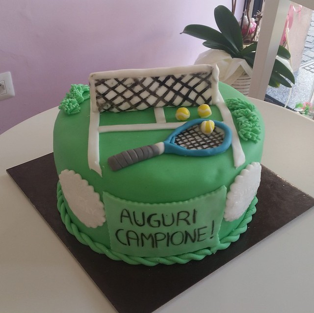 Tennis Player's Cake by Cupcake Paradiso (American Bakery - Pasticceria Americana)