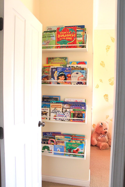 Halle's room - DIY Bookshelves