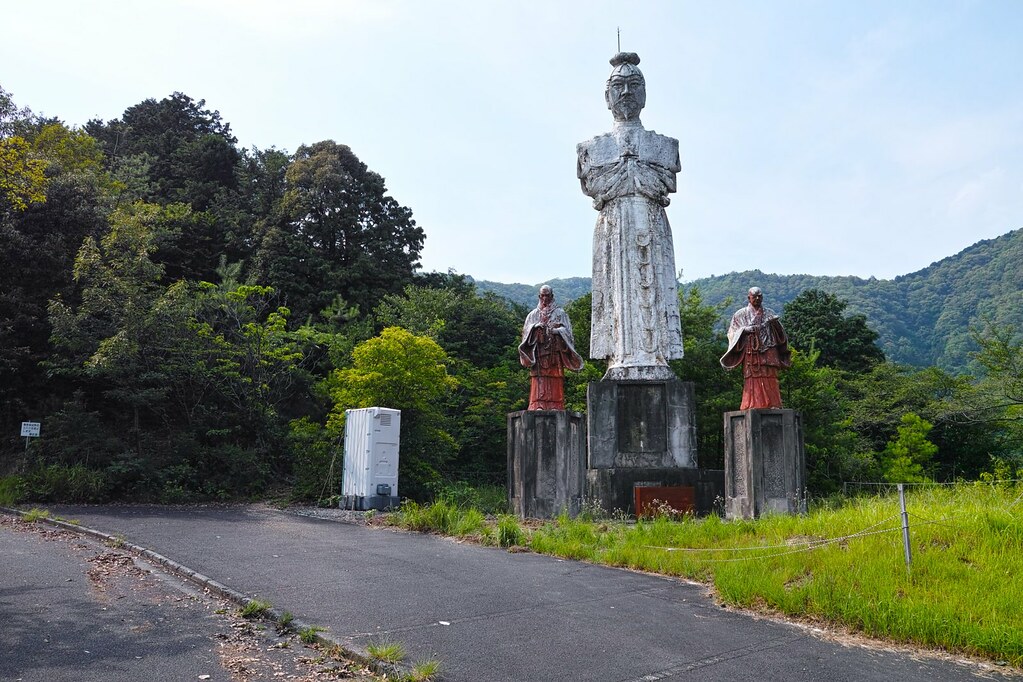 岐阜県大野町の『巨大聖徳太子像』は謎が謎を呼ぶ謎の珍スポット