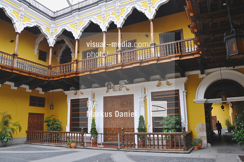 wood old people peru southamerica america outdoors wooden downtown day lima balcony south palace historic patio marques torretagle