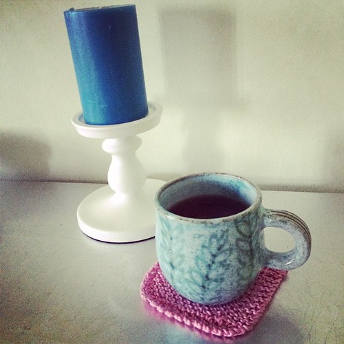 Some warm tea in a special cup :) Un po' di tè caldo in una tazza speciale :)