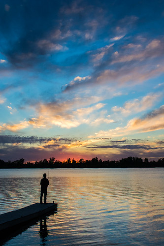 sunset sky colors river fishing fisherman dock couleurs ciel québec pêcheur reflets quai saintlaurent southshore montérégie fleuve pêche rivesud laprairie