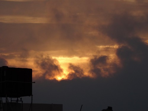 sunset cloud mountain berg evening dusk kreta crete solnedgång moln skymning kväll ierapetra skyhimmel
