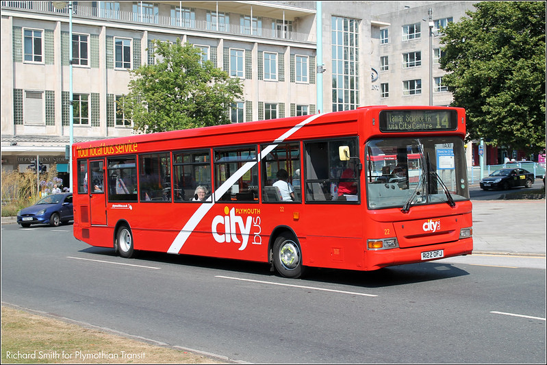 Plymouth Citybus 022 R122OFJ