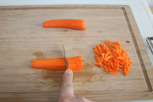 13 - Möhren in Stifte schneiden / Mince carrots