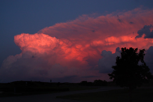 nightphotography pink sunset red clouds nightsky thunderhead reflectoin