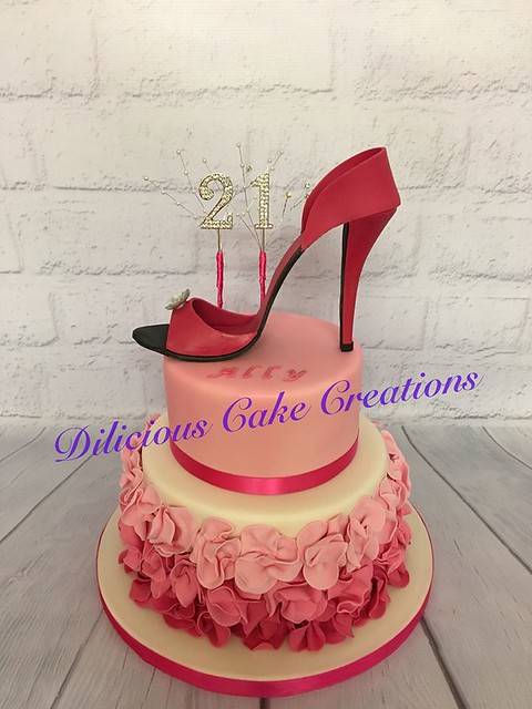 Cake by Diane Ostler of Dilicious Cake Creations
