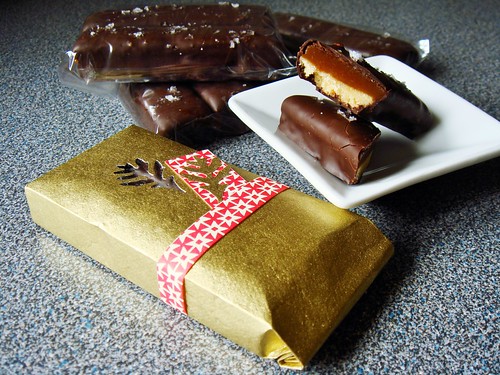 Homemade Twix: Shortbread, Caramel, Dark Chocolate