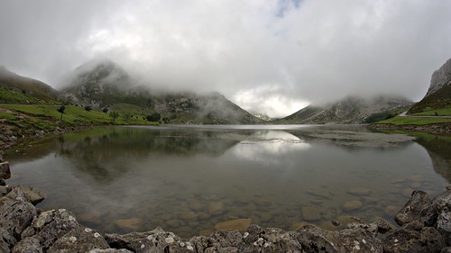 lake lago asturias enol asturies covadonga glaciallake