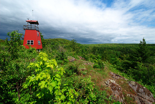 up upperpeninsula keweenaw coppercountry cliffs landscape tower elmostower red green blue cloudy day outdoor