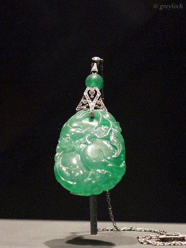 Jadeite carved pendant (G 9221 00)
