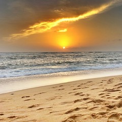 #beach #sunset #view #schaax #nature #water #ocean #photooftheday #clouds #cloudporn #fun #pretty #amazing #srilanka #sand #amazing #shore #waterfoam #hangout #random #seashore #waves #sunrise #beautiful #sky #skyporn #horizon #gorgeous #instasky #mothern