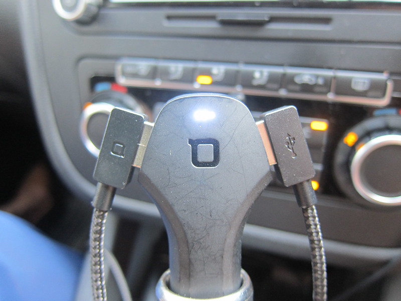 ZUS Super Duty Lightning Cable - Plugged Into ZUS Smart Car Charger