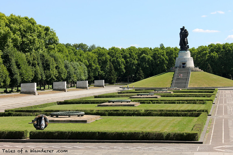 BERLIN - Sowjetische Ehrenmal im Treptower Park
