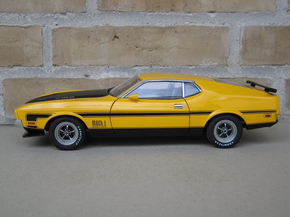 AUTOart 1:18 Ford Mustang Mach 1 '71 | DiecastXchange Forum