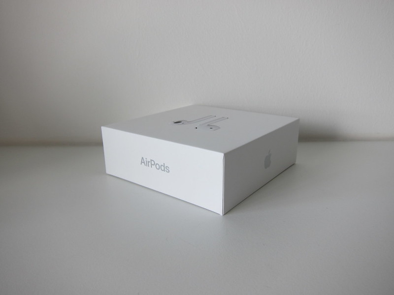 Apple AirPods - Box