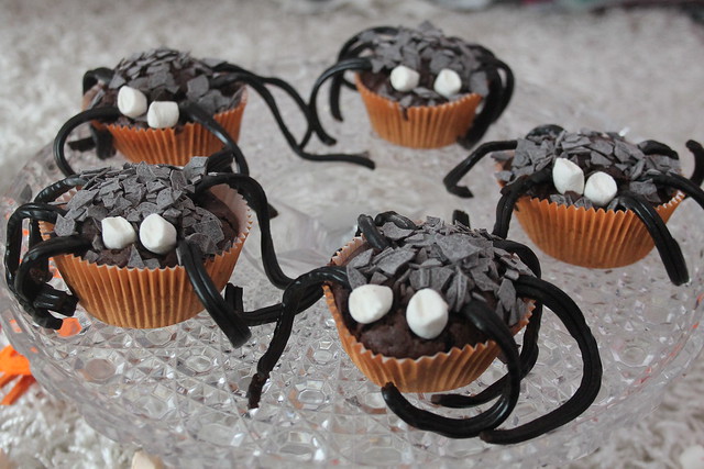 halloween-idee-rezept-muffin-spinne-kinder-party-lecker-einfach-schnell