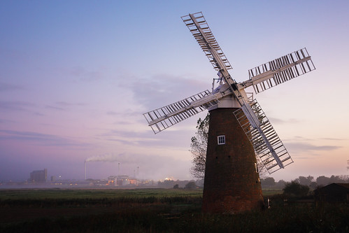 morning mist tower mill windmill fog factory norfolk sails sugar beet drainage broads windpump riveryare hardley