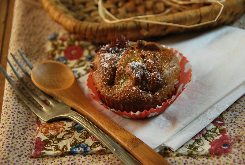 Muffins aux pommes, noix et caramel
