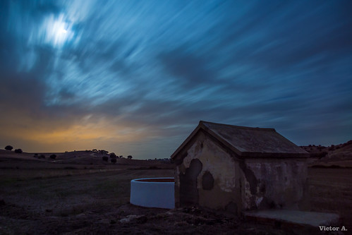 azul rural noche arquitectura luna cielo nubes nocturna campo