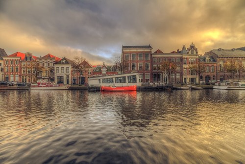 holland haarlem water netherlands spaarne canon river eos europe nederland wideangle handheld dslr hdr lightroom uwa rivier wideanglelens ultrawideangle tonemapped photomatixpro 100d 1018mm mcquaidephotography
