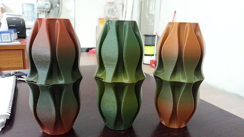 Stronghero produced Colorful 3D filament, gradient effect in a variety of colors in the same roll,