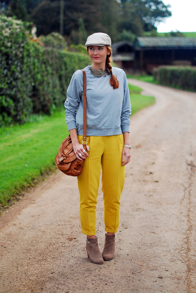 Grey marl with yellow trousers