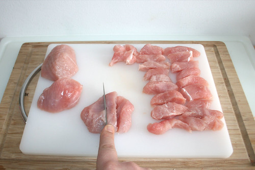 15 - Putenfilet in Streifen schneiden / Cut turkey in slices