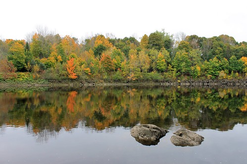 autumn canon reflections river october seasons colourful riverrocks stcroixriver calaismaine
