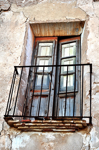 old windows history town nikon war peace balcony catalonia d90