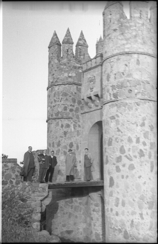Castillo de Guadamur en Toledo a mediados del siglo XX. Fotografía de Roberto Kallmeyer © Filmoteca de Castilla y León. Fondo Arqueología de Imágenes