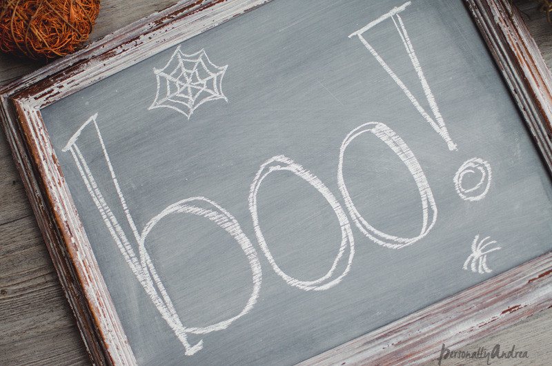 Halloween Chalkboard:  boo! | personallyandrea.com