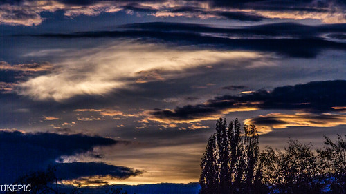 longexposure light sunset shadow cloud sun clouds lights schweiz switzerland exposure shadows swiss wolke wolken bern schatten belichtung lightroom langzeitbelichtung ukelens