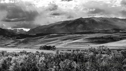 autumn sky bw cloud mountain mountains fall monochrome clouds rural landscape landscapes scenery montana ray skies mt scenic peak snowcapped rockymountains rays peaks roscoe beartoothmountains mountainous therockies carboncounty custernationalforest southernmontana mt78 peabodyditch montanahighway78