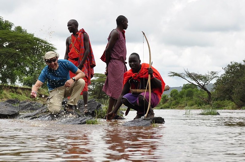 12 días de Safari en Kenia: Jambo bwana - Blogs de Kenia - Excursion a pie por el rio Mara y visita a los Masais (16)