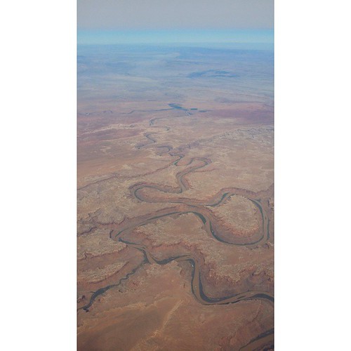 earth from above ...  #earthfromabove #travel #flying #notsurewhereiam #beautifulday #sobeautiful #awesome #earth #river #riverbend #flatland #desert #water #sky