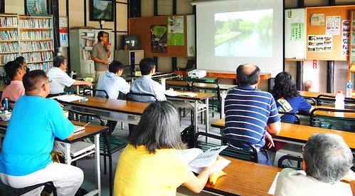 大戇牯協會以流域學校概念，透過麟洛溪的調查和環教活動，讓沿岸社區居民體認河川污染的在地議題