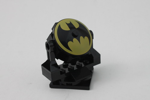 LEGO DC Comics Super Heroes Toys R Us Bat-Signal