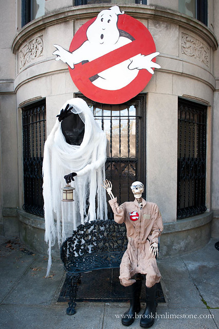 Ghostbusters Halloween Exterior | www.brooklynlimestone.com