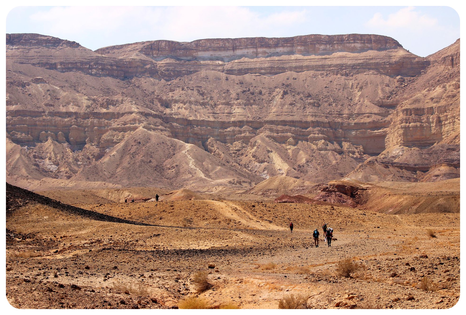 makhtesh katan trail with hikers