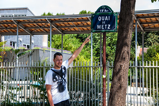 Photo obligatoire devant le "Quai de Metz" ;)