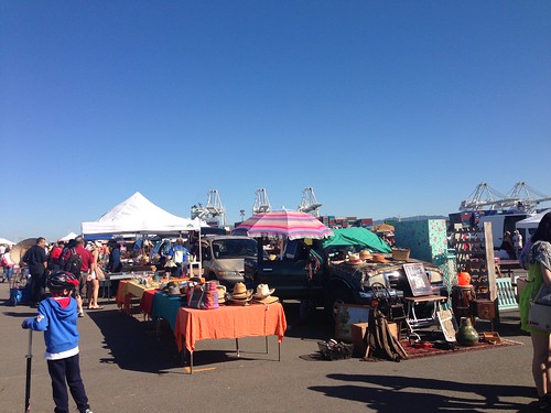 Alameda Antiques Market, US Navy Way