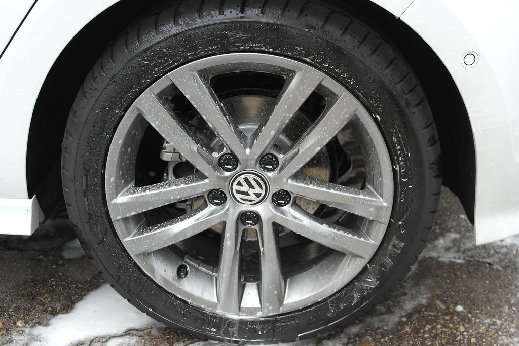 VW Golf VII R-Line - Detallado de coche nuevo - FINEST&Dlux 14943766883_c6dcda1bfd_b