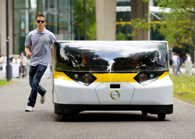 1_solar-powered-family-car-by-eindhoven-university-of-technology.jpg