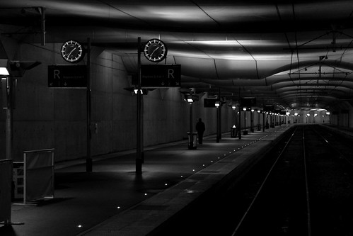 station time gare noiretblanc lumière ombre nuit austerlitz streetview heure paris13 pendule photoderue blackandwithe urbanarte photopascalcolin